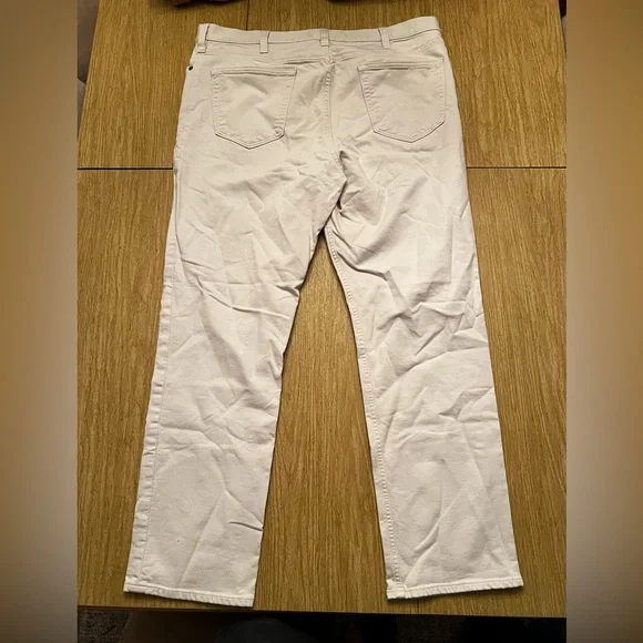 Banana Republic Traveler Pant Size 38W x 32L Great Condition - Picture 3 of 3